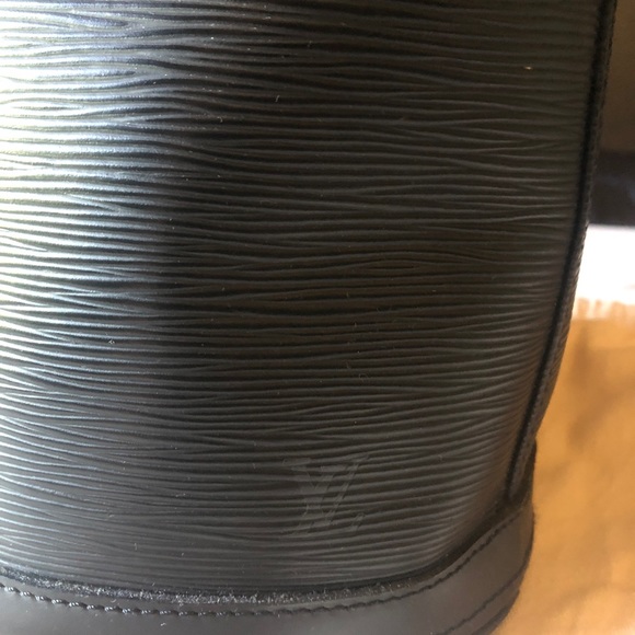 ⭐️ Louis Vuitton Epi Bucket PM Bag - Picture 3 of 15